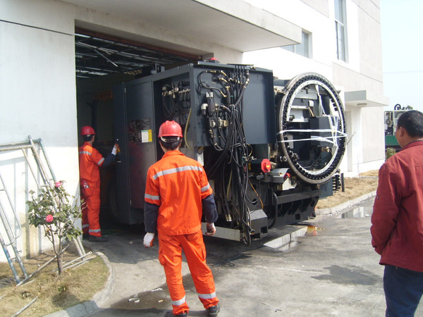 CNC機(jī)械裝卸搬運(yùn)