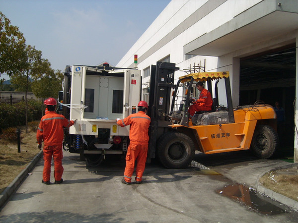 CNC機(jī)械裝卸搬運(yùn)