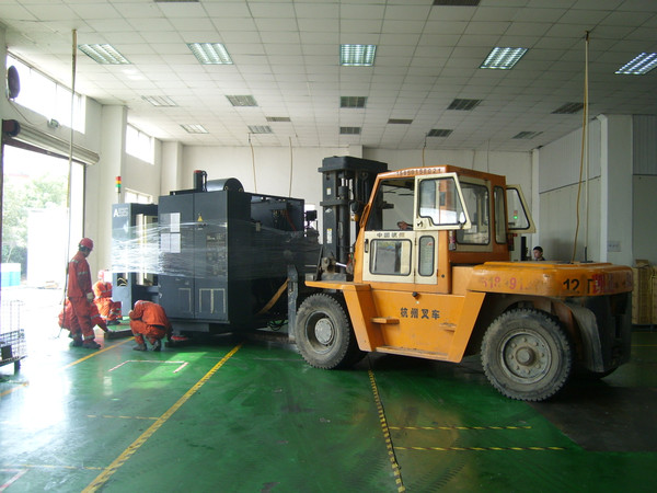 CNC機(jī)械裝卸搬運(yùn)